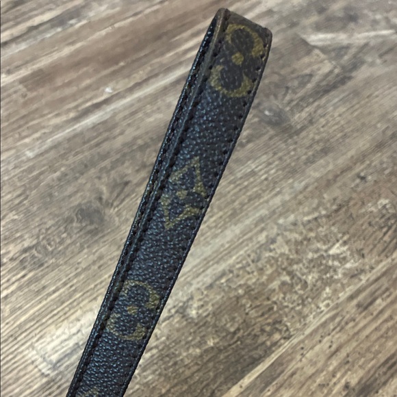 Louis Vuitton Brown and Gold Key Holder - Picture 5 of 6